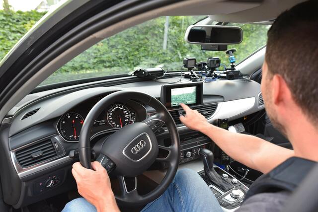Mit diesen PS-starken Fahrzeugen werden die Autoraser auf den Straßen verfolgt. | Foto: Markus Spitzauer