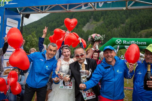 Eine Laufhochzeit hat es so noch nie bei einer offiziellen Laufveranstaltung in Europa gegeben. | Foto: Josef Rüter