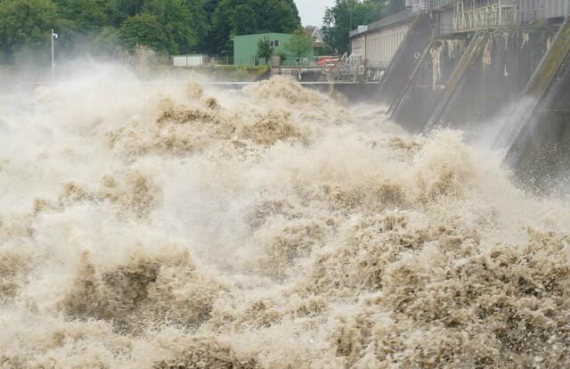 Am Innkraftwerk  | Foto: Scharinger 