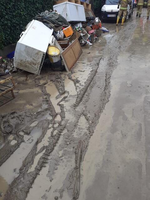 Eine Impression der Tamsweger Feuerwehr, die mit Kameraden aus dem Lungau vor Ort in Hallein hilft. | Foto: Freiwillige Feuerwehr Tamsweg