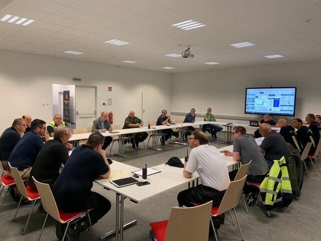 Einsatzbesprechung im Feuerwehrhaus Melk | Foto: Stadt Melk