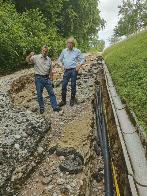 Die Aggsbach, eigentlich ein harmloser Bach, hat enorme Kräfte freigesetzt als sie durch den Ort geschossen ist. | Foto: Jürgen Maier