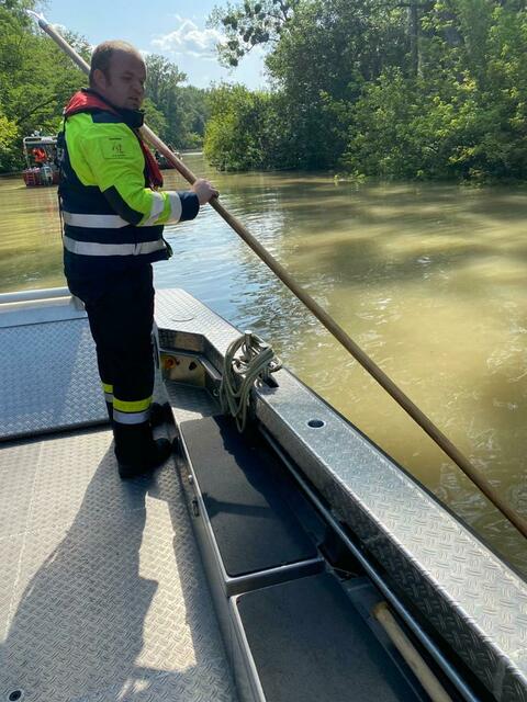 Die Feuerwehrleute bargen mit ihren Zillen die drei Schlauchboote.