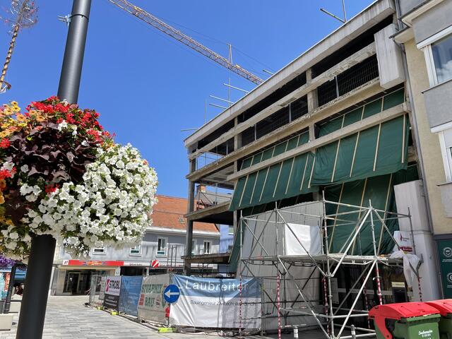 Die Baustelle beim ehemaligen City-Kaufhaus. | Foto: Verderber