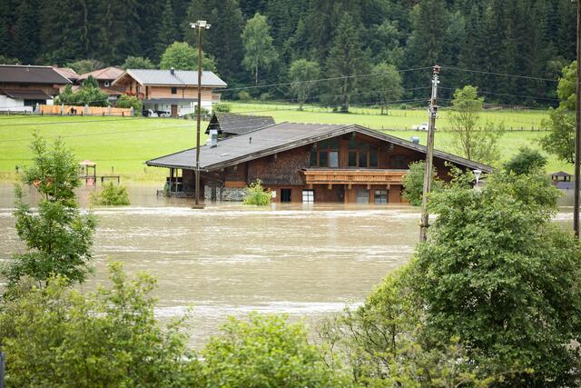 Überschwemmungen in der Nähe von Mittersill. | Foto: LMZ/Neumayr/Breuer