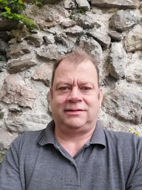 Günther Fröch war für drei Monate im Krankenhaus, einen davon im künstlichen Tiefschlaf.