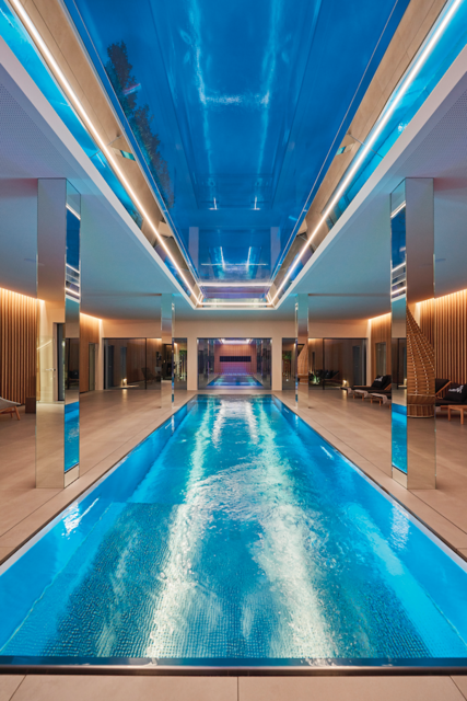 Seit mehr als 30 Jahren haben sich die Polytherm-Mitarbeiter ganz der Schwimmbadtechnik und Produktion von Edelstahl- sowie Whirlpools verschrieben.