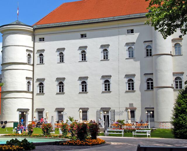 Eine paranormale Untersuchung des Schlosses Porcia steht im Herbst an. Was man wohl herausfinden wird?