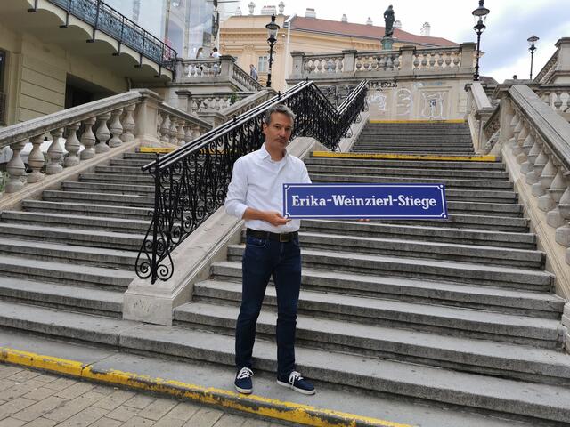 Bezirksvorsteher Stellvertreter Michi Reichelt (Grüne) wollte durch die Umbenennung mehr Frauen als Namespatrone einsetzen. | Foto: Grüne Mariahilf