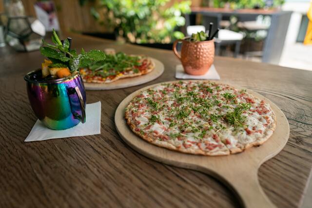 Bei Schäffner's gibt's im Sommer Flammkuchen und Mules.