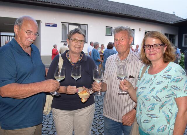 Erwin und Eveline Langhans aus Wien, Friedrich Krehan, Malina Krammer aus Retz | Foto: Herbert Schleich