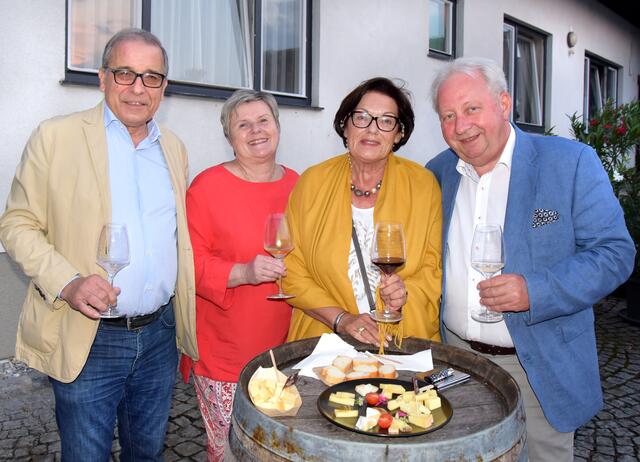 Ernst und Elisabeth Summerer, Karin und Franz Schrimpel aus Hollabrunn | Foto: Herbert Schleich