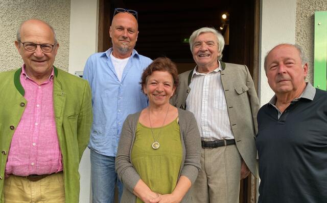 Schlossherr Andreas Bardeau begrüßte Harald Boris Mikusch, Elisabeth Saurugg, Franz Wieser und Hannes Grießl (v.l.) auf Kornberg. | Foto: Schloss Kornberg