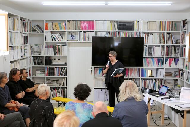 Substanz und Perspektive - einführende Worte von Franziska Leeb | Foto: Katharina Kaff