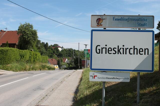 Notfall auf einer Baustelle in Grieskirchen: Der Mann konnte vor Ort erfolgreich durch den Rettungsdienst, Notarzt und Kräften der Feuerwehr reanimiert werden. | Foto: BRS