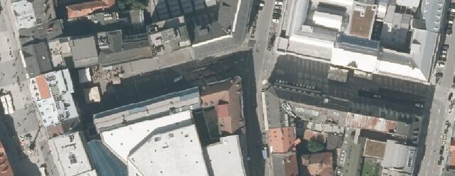Sparkassenplatz und Gilmstraße: der Sparkassenplatz wird gerade neu gestaltet, die Gilmstraße wird durch den Neubau der Tiroler Versicherung ein neues Erscheinungsbild bekommen. Die Hoffnung aufGrünflächen ist vorhanden.