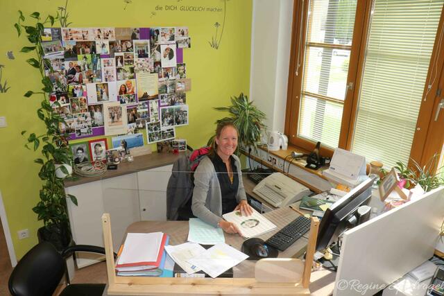 Elisabeth Ebner in den neuen Räumlichkeiten des Standesamtes. Sie ist froh, nicht mehr so versteckt im Amtsgebäude zu sein.