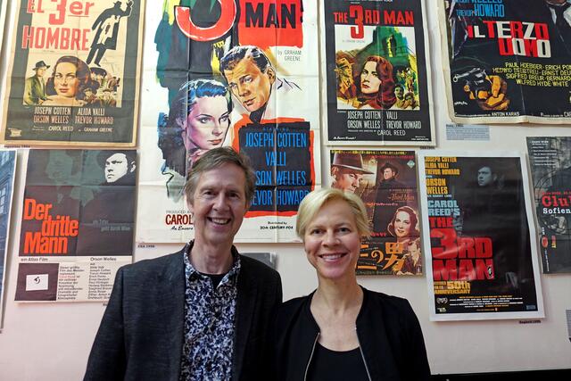 Gerhard Strassgschwandtner und Karin Höfler betreiben das "Dritte Mann Museum" in der Pressgasse 25. | Foto: Dritte Mann Museum