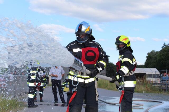 Auch der Umgang mit dem Löschwasser gehört zur Bewältigung der Branddienstleistungsprüfung