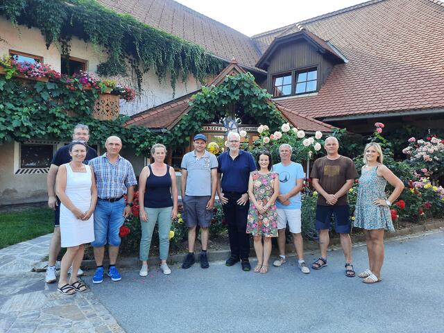 Ein gemeinsamer Projektabschluss mit neuen Ideen für die weitere Zusammenarbeit stärkt die Kooperation zwischen Mittelschulen und ABV Unternehmen | Foto: ABV mein Job