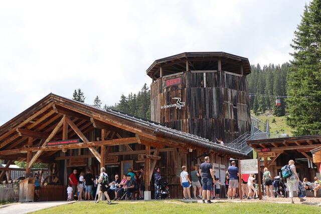 Das Highlight im Erlebnispark Hög ist sicherlich der Familien-Coaster-Schneisenfeger. | Foto: Othmar Kolp