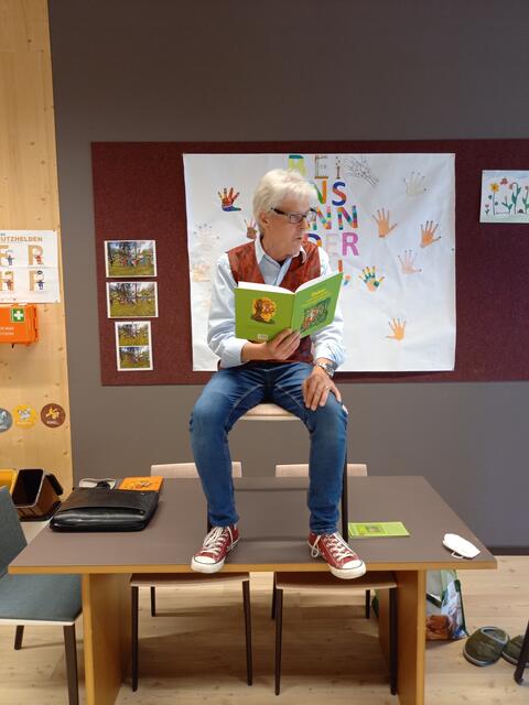 Kinderbuchautor Johann Kapferer kam am Ende des Schuljahres nach Holzgau.
