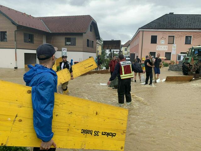 Versiegelter Boden trägt zu höherem Hochwasserrisiko bei.