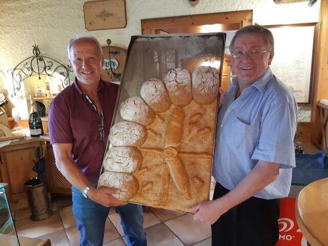 Bäckermeister Michael Singraber mit Josef Hinterwallner.