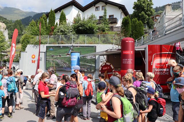 Bei der Talstation gab es mit dem Kennwort "Wasserratten" die kostenlose Liftkarte. | Foto: Othmar Kolp