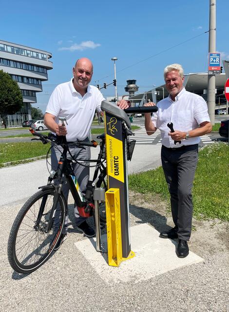 Bürgermeister Joachim Maislinger und Erich Lobensommer vom ÖAMTC.