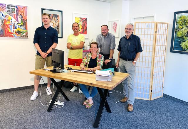 Im neuen Büro: Christof Willms, Georg Wallner, Fides Laiminger, Walter Astner, Wolfgang Schwaiger.