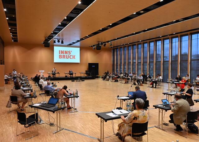 Neuer Start für den Gemeinderat in die Sommerpause, dann warten 23 Anträge und auch der Bozner Platz.