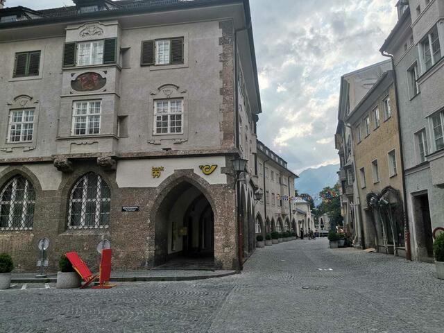 Aufgrund von Grabungsarbeiten ist die Krippgasse voraussichtlich von 19. Juli bis 6. August im Bereich der Post für den Verkehr gesperrt.