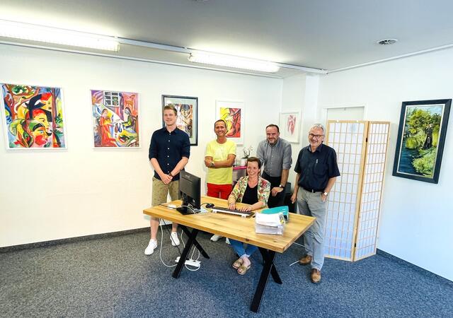 Im neuen Büro: Christof Willms, Georg Wallner, Fides Laiminger, Walter Astner, Wolfgang Schwaiger.
