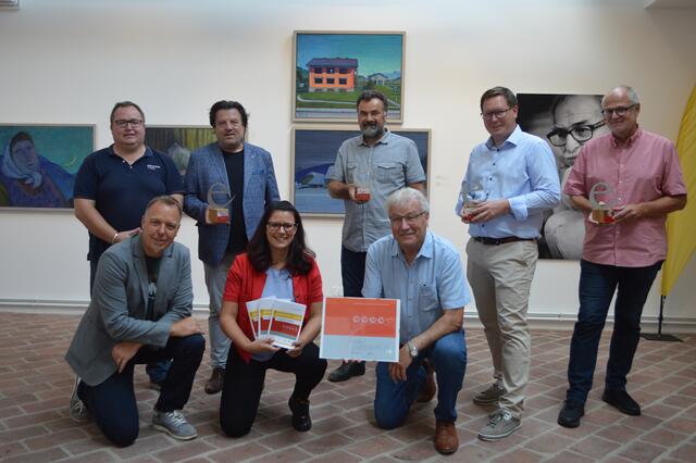 Gerhard Pikalo, Hermann Enzi, Markus Trampusch, Paul Stöckl, Arthur Ottowitz (2. Reihe von Links),
Günther Sickl, Sara Schaar und Stefan Visotschnig (1. Reihe von Links).