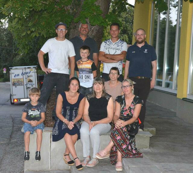 1. Reihe: Maxi Marousek, Alexandra Anderle, Martina Rohacek, Katja Pree, Manuela Marousek
2. Reihe: Gerhard Pree, Reinhard Rohacek, Matthias Marousek, Martin Marousek, Florian Anderle