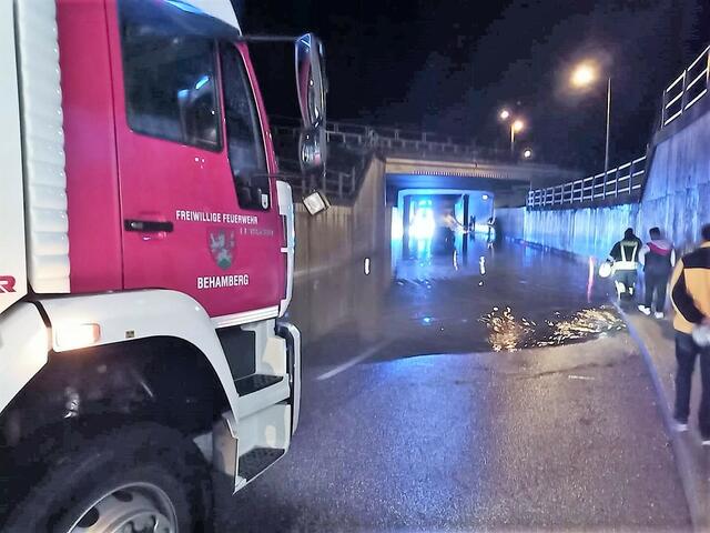 Unwetter im Bezirk Amstetten. Hier ist die FF Behamberg im Einsatz.
