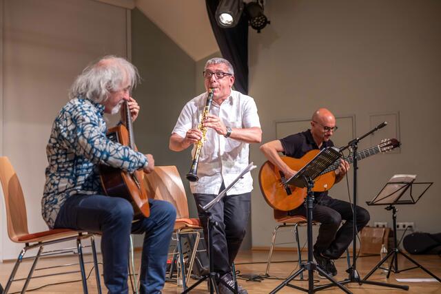 Das Gabriele Mirabassi Trio verstand es in einer unfassbaren Art und Weise das Publikum mit seiner Kunst in den Bann zu ziehen.