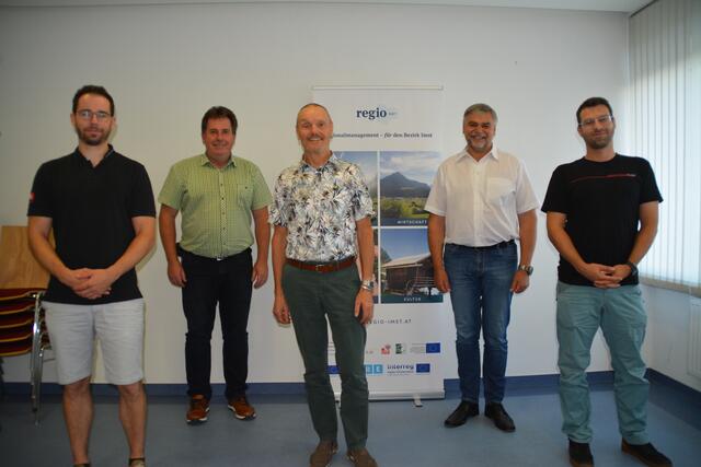 Manuel Flür (KLAR! Projektmanager), die Bürgermeister aus Arzl, Wenns, Jerzens Josef Knabl, Walter Schöpf und Karl Raich, Nachhaltigkeitsmanager des TVB Michael Metzler.
(St.Leonhards Bürgermeister Elmar Haid war verhindert)