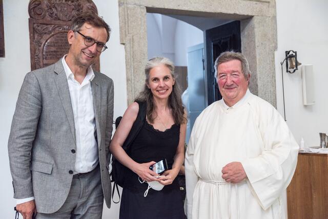 Künstler Hans Schabus, Sonja Meller vom Kunstreferat der Diözese Linz und Pfarrer Alfred Höfler (vl.) | Foto: Alfred Hofer