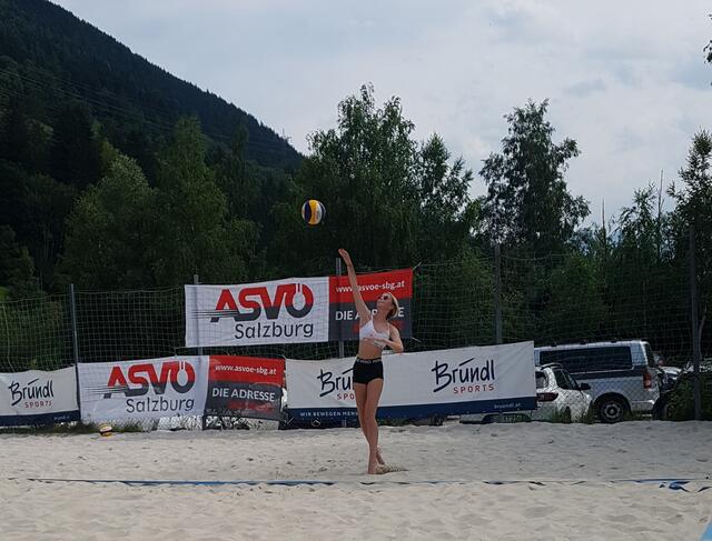 Service Ivonne Kaswurm | Foto: Volleyboi Zell am See