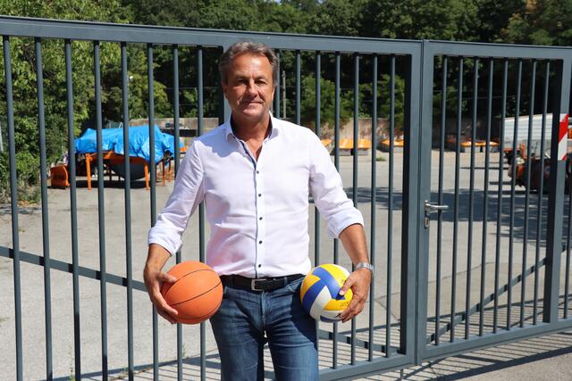 Bezirksvize Robert Wutzl (ÖVP) sieht am Areal in der Leidesdorfgasse eine historische Chance für die erste Sporthalle in Döbling.