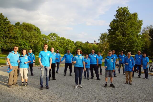 Für Organisation der Turniere und das leibliche Wohl an beiden Tagen sorgt die Sektion Pétanque mit Getränken, sowie Kaffee und hausgemachten Mehlspeisen.  | Foto: Helmut Eder