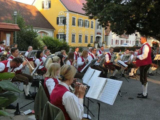 Aufg´spielt wird: ab 6. August lädt der Musikverein Großwilfersdorf zu seinen Platzkonzerten im Freien. | Foto: MV Großwilfersdorf