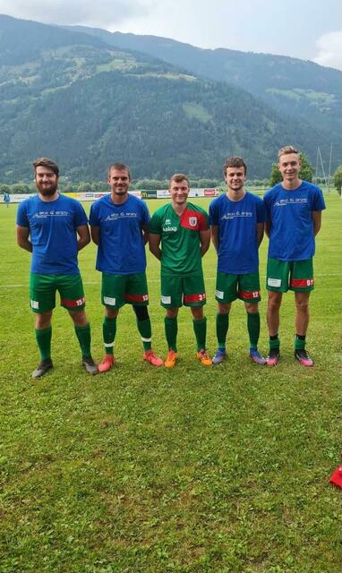 Die OSK-Kötschach Nachwuchspieler Samuel Karl, Marko Makrovic, Marcus Zera, Niklas Hohenwarter, Manuel Schellander (v.l.n.r.) machen eine perfekte Entwicklung.