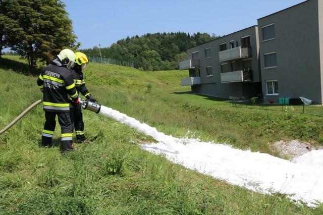 Am Gelände der Voitsberger Feuerwehr gab es zahlreiche Übungen. | Foto: Holawat