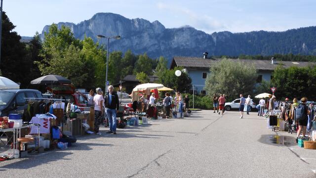 Den Flohmarkt in Mondsee hat Hildegard Bell organisiert.