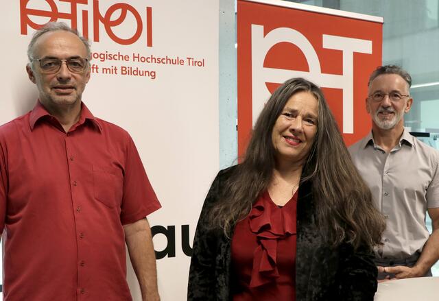 Das Team Sommerhochschule unter der Leitung von Wolfgang Sieberer arbeitet seit Jahren engagiert zusammen. Im Bild (v.l.n.r.): Teamleiter Wolfgang Sieberer, Alexandria Bott, Gabriel Mages. | Foto: PHT
