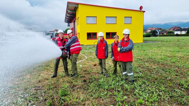 Simon Niessl, Markus Salzmann, Fabian Magnet, Philip Repnik und Romy Gönitzer (von links) waren voller Motivation mit dabei. | Foto: FWJ Wolfsberg