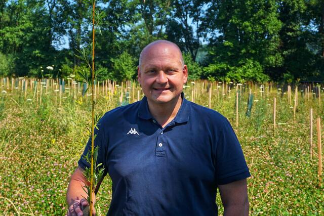 Bürgermeister Gerald Wonner beim Lokalaugenschein. | Foto: Ulrich